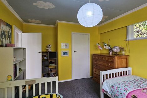 Photo of property in 11 Morrison Grove, Stokes Valley, Lower Hutt, 5019