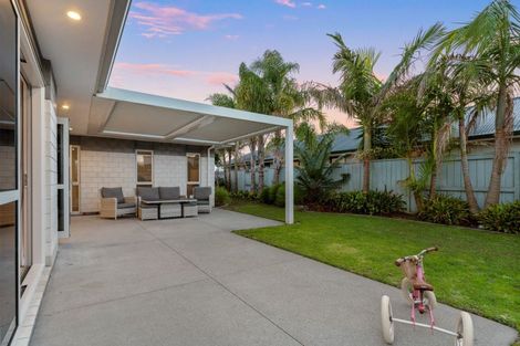 Photo of property in 7 Raiha Street, Papamoa Beach, Papamoa, 3118