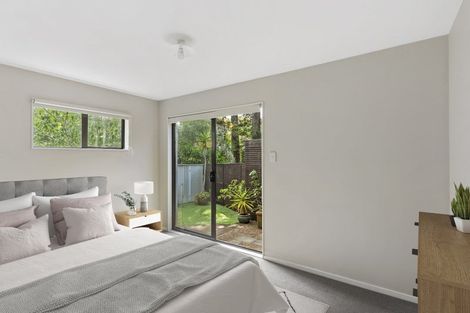 Photo of property in 37a Oteha Valley Road, Northcross, Auckland, 0632