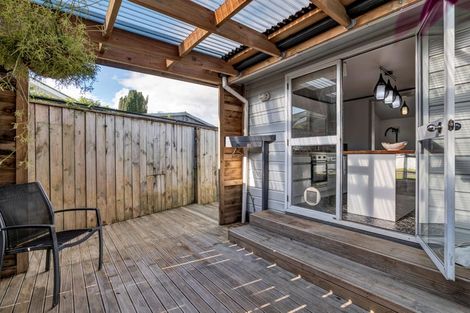 Photo of property in 40 Queens Road, Glen Avon, New Plymouth, 4312