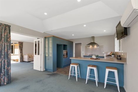 Photo of property in 2 Hillview Place, Amberley, 7410