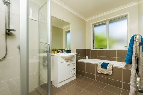 Photo of property in 42 Huntington Park Drive, Greenhithe, Auckland, 0632