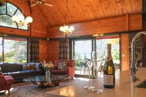 Photo of property in 20 Tupara Crescent, Kawaha Point, Rotorua, 3010