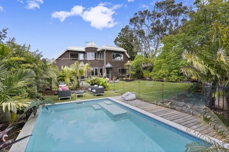 Photo of property in 132 Churchill Road, Rothesay Bay, Auckland, 0630