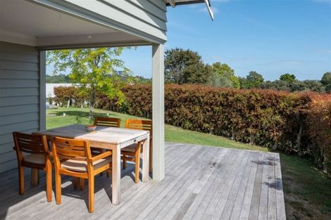 Photo of property in 17 Griggs Road, Whitford, Howick, 2571