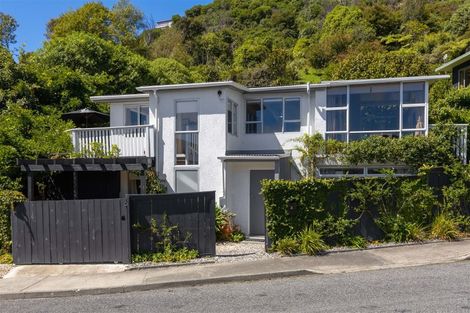 Photo of property in 4 Amelia Crescent, Waikawa, Picton, 7220