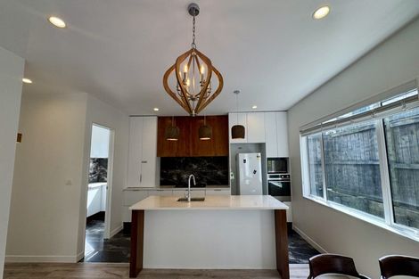 Photo of property in 31a Wairau Road, Forrest Hill, Auckland, 0627