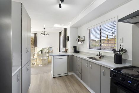 Photo of property in 15 Spackman Crescent, Paraparaumu, 5032