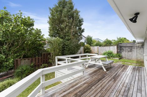 Photo of property in 4/15 O'halloran Road, Howick, Auckland, 2014
