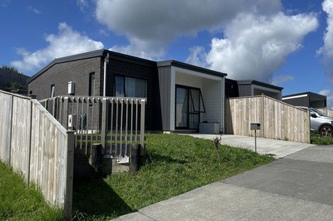 Photo of property in 27a Poruru Close, Papakura, 2110