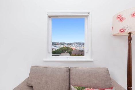 Photo of property in Kingsgate Flats, 10 Austin Street, Mount Victoria, Wellington, 6011