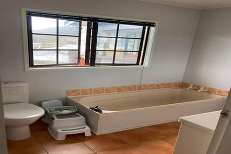 Photo of property in 15 Larchmont Grove, Totara Park, Upper Hutt, 5018