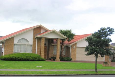 Photo of property in 8 Maghera Drive, East Tamaki Heights, Auckland, 2016