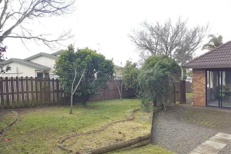 Photo of property in 6 Vesca Place, Golflands, Auckland, 2013