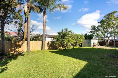 Photo of property in 7 Darren Crescent, Half Moon Bay, Auckland, 2012