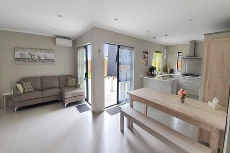 Photo of property in 13 Kirkaldy Street, Wattle Downs, Auckland, 2103