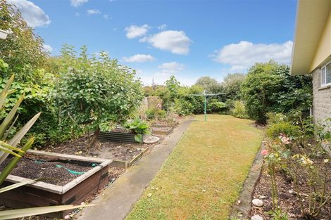 Photo of property in 14 Ron Place, Bishopdale, Christchurch, 8051