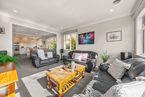 Photo of property in 3 Heretaunga Square, Silverstream, Upper Hutt, 5019