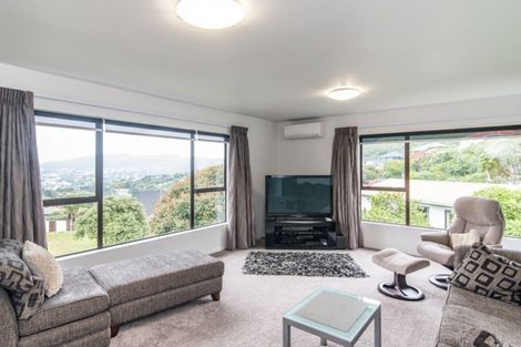 Photo of property in 91 Victory Crescent, Tawa, Wellington, 5028