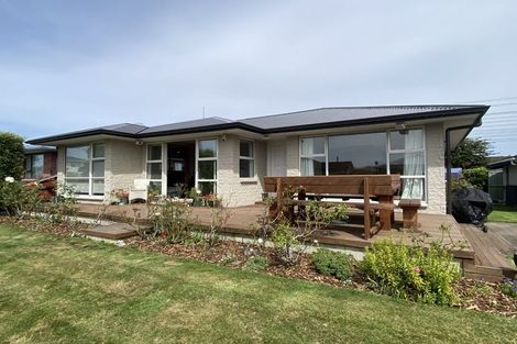 Photo of property in 4 Carbine Place, Sockburn, Christchurch, 8042