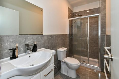 Photo of property in 1 Te Aparangi Road, Papakura, 2110