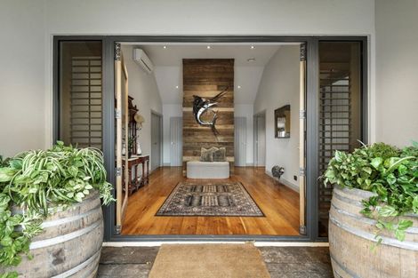 Photo of property in 255 Clifton Road, Whitford, Howick, 2571