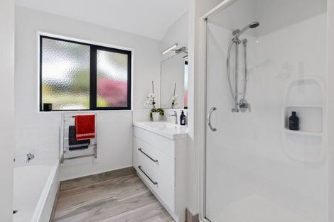 Photo of property in 135 Waikite Road, Welcome Bay, Tauranga, 3175