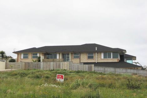 Photo of property in 9 Beauvoir Avenue, Matakatia, Whangaparaoa, 0930