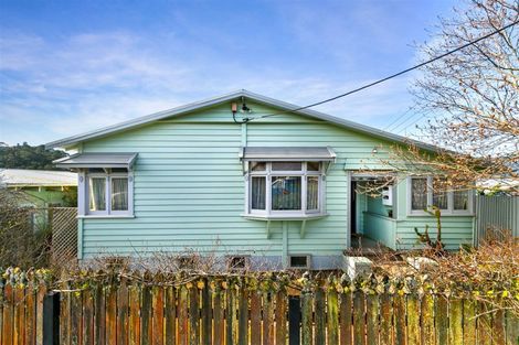 Photo of property in 11 Waikaukau Road, Glen Eden, Auckland, 0602
