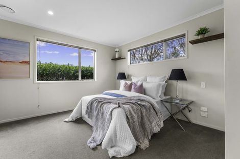 Photo of property in 5 Woolshed Lane, Pukekohe, 2120