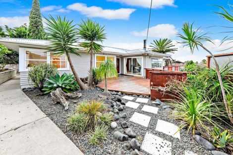 Photo of property in 42 Gordon Avenue, Milford, Auckland, 0620