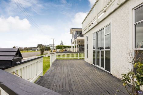 Photo of property in 67 Hartley Street, Foxton Beach, Foxton, 4815