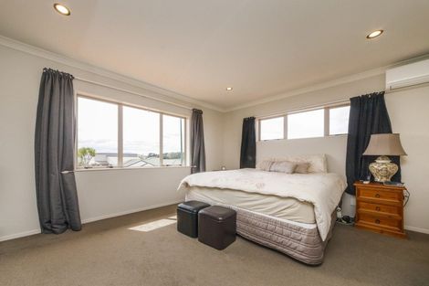 Photo of property in 116 Ruapehu Drive, Fitzherbert, Palmerston North, 4410