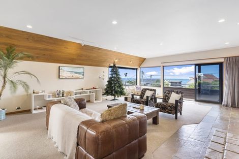 Photo of property in 132 Churchill Road, Rothesay Bay, Auckland, 0630