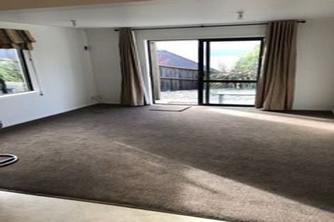 Photo of property in 30 Greenstone Place, Fernhill, Queenstown, 9300