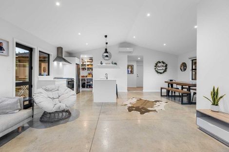 Photo of property in 27 Greenvale Place, Welcome Bay, Tauranga, 3112