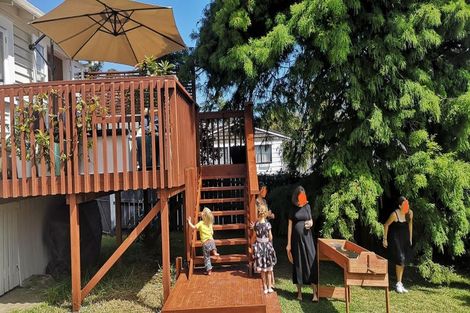 Photo of property in 53 Woodglen Road, Glen Eden, Auckland, 0602