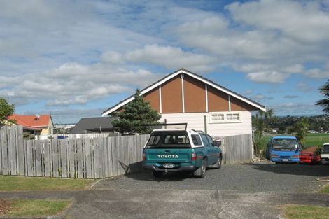 Photo of property in 12 Acland Place, Botany Downs, Auckland, 2010
