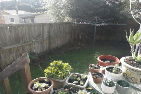 Photo of property in 2/60 Clayburn Road, Glen Eden, Auckland, 0602