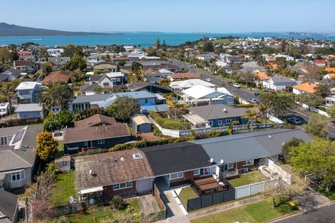 Photo of property in 3/50 Old Lake Road, Narrow Neck, Auckland, 0624