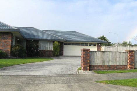 Photo of property in 10 Jasmine Place, Fitzherbert, Palmerston North, 4410