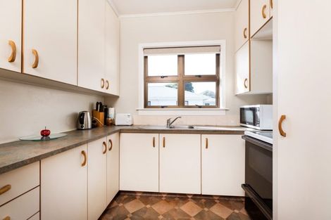 Photo of property in 7 Moulton Street, Moturoa, New Plymouth, 4310