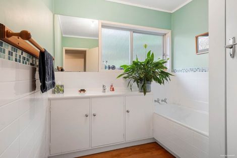 Photo of property in 27 St Peters Street, Northcote, Auckland, 0627