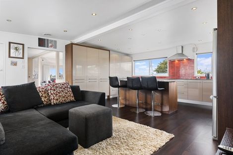 Photo of property in 7 Elizabeth Place, Mairangi Bay, Auckland, 0630