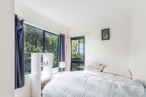 Photo of property in 2 Hill Street, Leigh, 0985