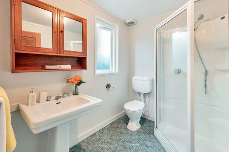 Photo of property in 2/55 Chislehurst Street, Henderson, Auckland, 0612