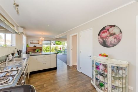 Photo of property in 15 Bahama Crescent, Paraparaumu Beach, Paraparaumu, 5032