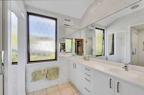 Photo of property in 11 Richardson Street, Britannia Heights, Nelson, 7010