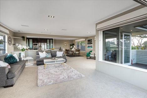 Photo of property in 136 Clovelly Road, Bucklands Beach, Auckland, 2012
