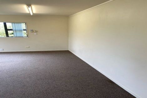 Photo of property in 4 Heversham Place, Glendene, Auckland, 0602